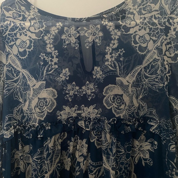 Dress from In Awe - Picture 3 of 8